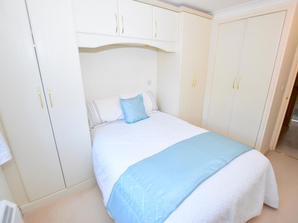 2 bed flat for sale in The Dovecotes, Allesley Hall Drive, Allesley, Coventry CV5, £165,000