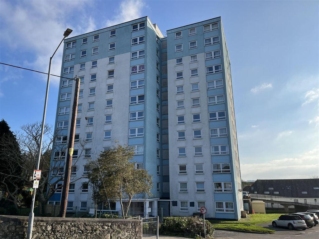 2 bed flat for sale in Bridge Road, St Austell, St. Austell PL25, £65,000