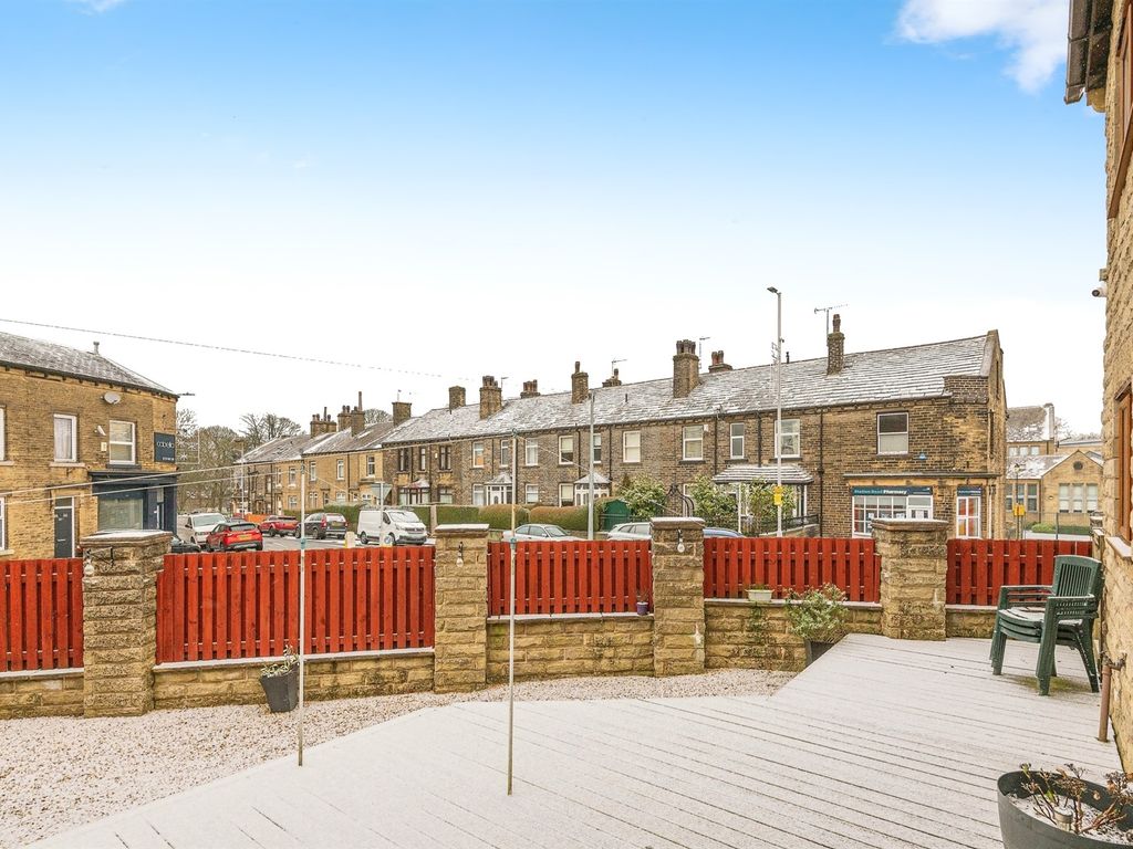 3 bed detached house for sale in Jacobs Croft, Clayton, Bradford BD14, £260,000