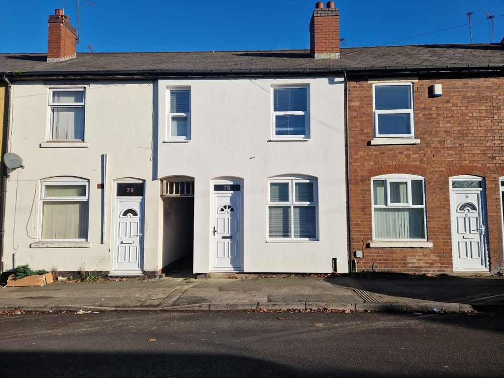 6 bed terraced house to rent in Wolverhampton Street, Wednesbury WS10, £2,500 pcm