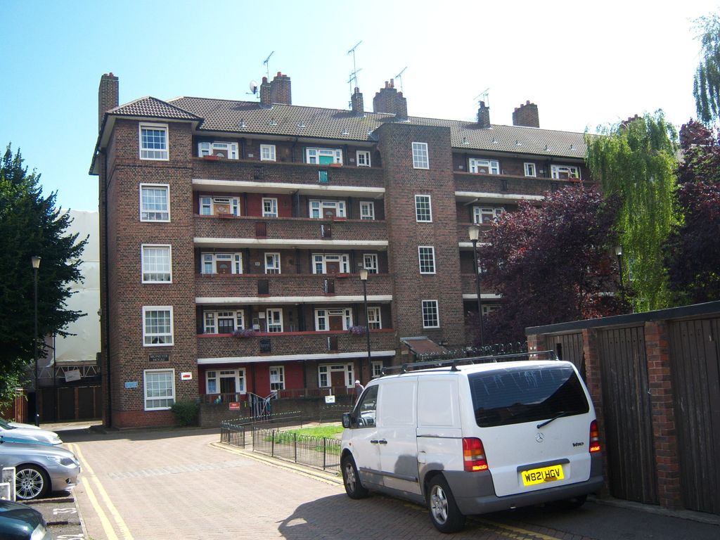1 bed flat to rent in Provost Estate, London N1, £1,500 pcm