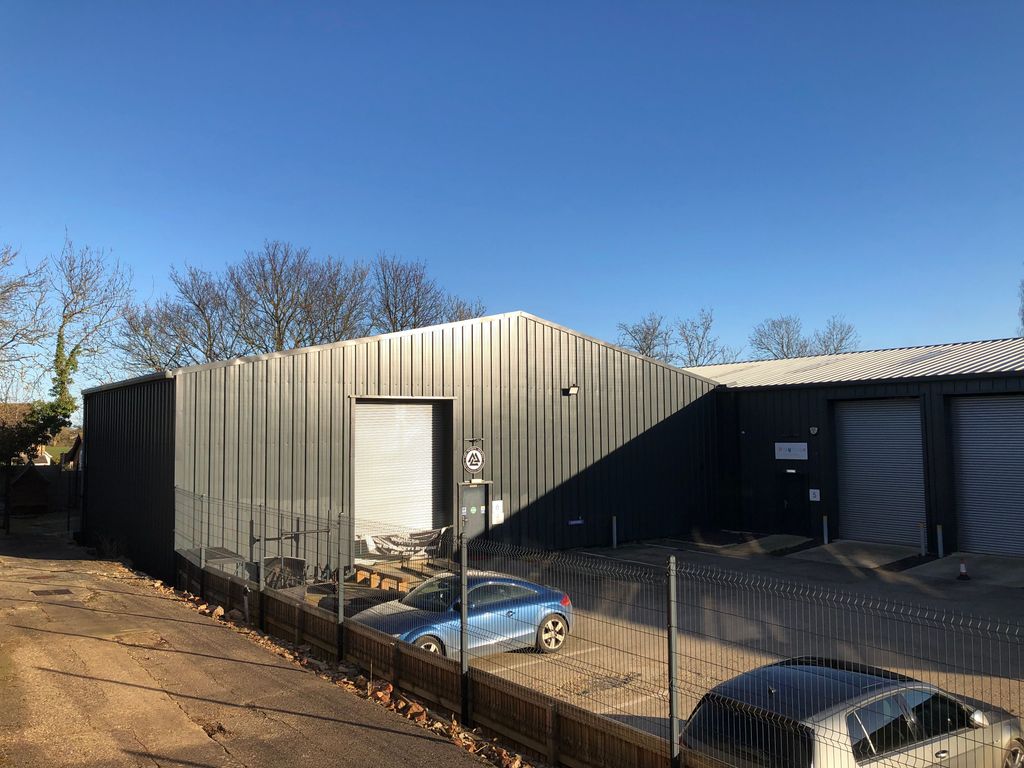 Warehouse to let in Unit 6 Meadow Park Ridge, Essendine, Stamford PE9, £16,500 pa