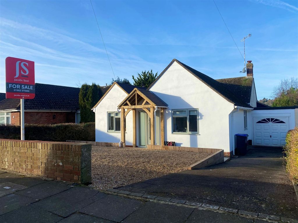 4 bed bungalow for sale in Hollingbury Gardens, Findon Valley, Worthing BN14, £725,000