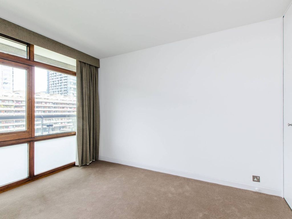2 bed flat to rent in Barbican, Clerkenwell, London EC2Y, £3,467 pcm