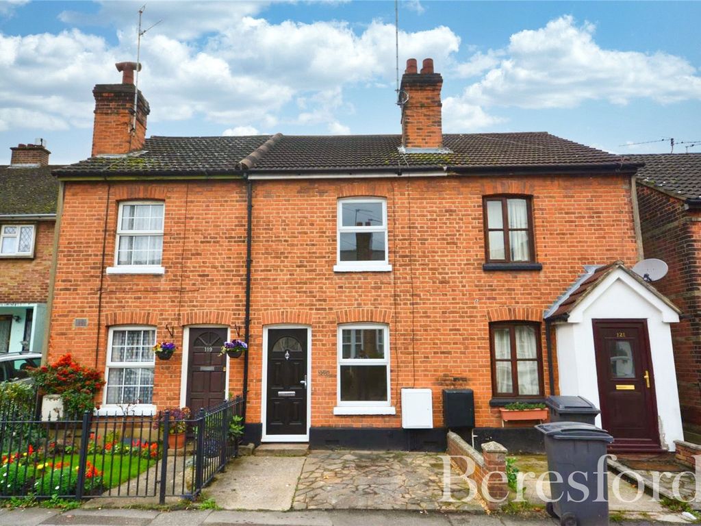 2 bed terraced house for sale in Upper Bridge Road, Chelmsford CM2, £295,000