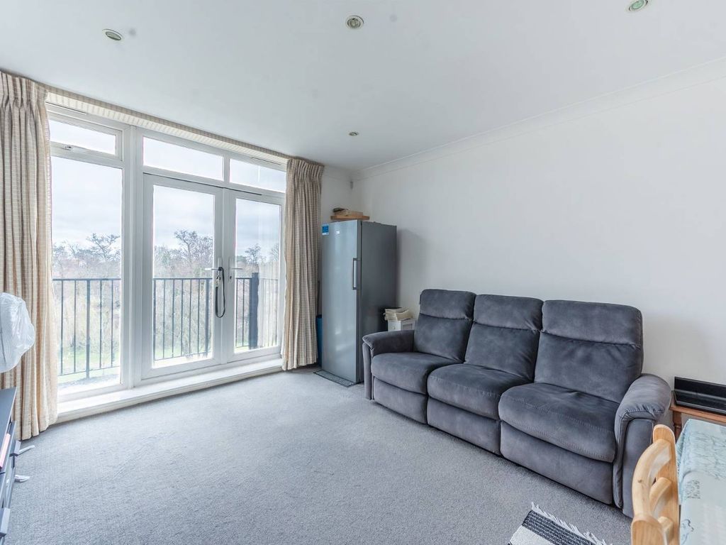 1 bed flat for sale in Lady Aylesford Avenue, Stanmore HA7, £385,000