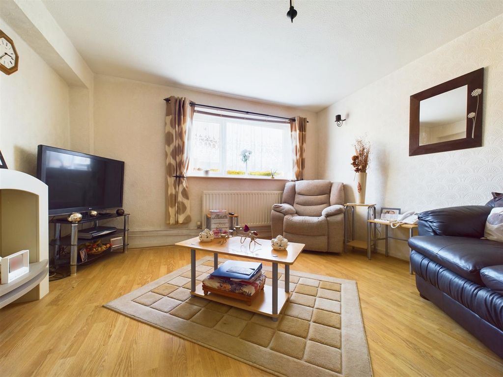 3 bed terraced house for sale in Little John Walk, Nottingham NG3, £160,000