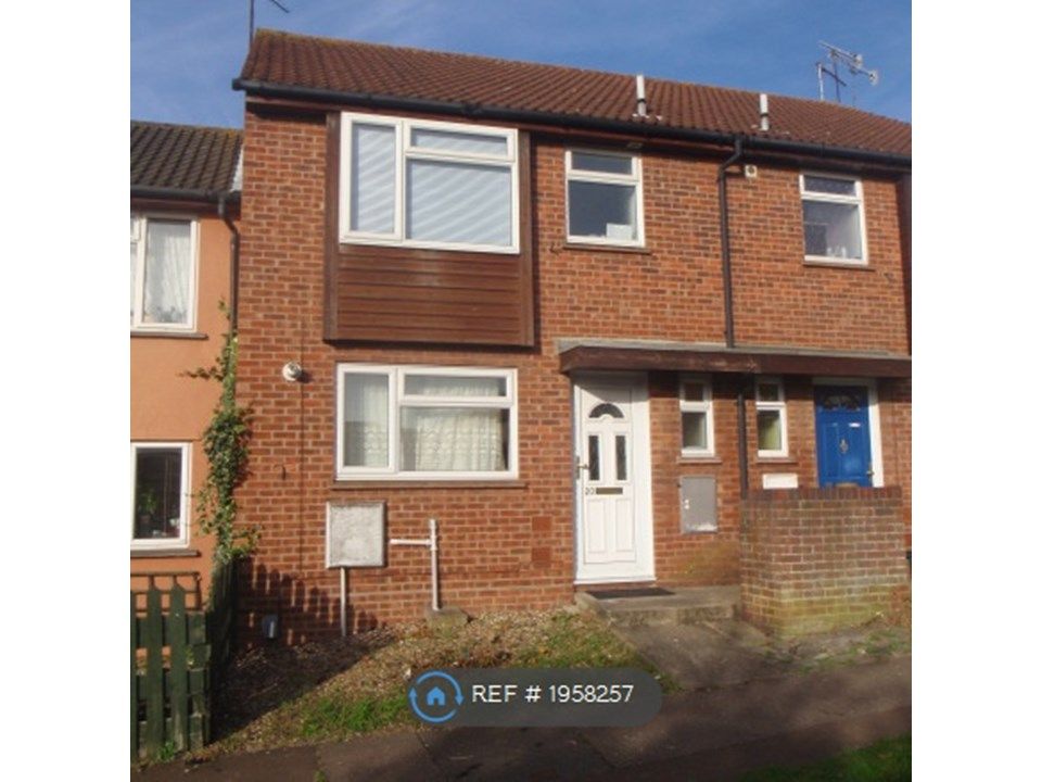 3 bed terraced house to rent in Penrice Close, Colchester CO4, £1,200 pcm