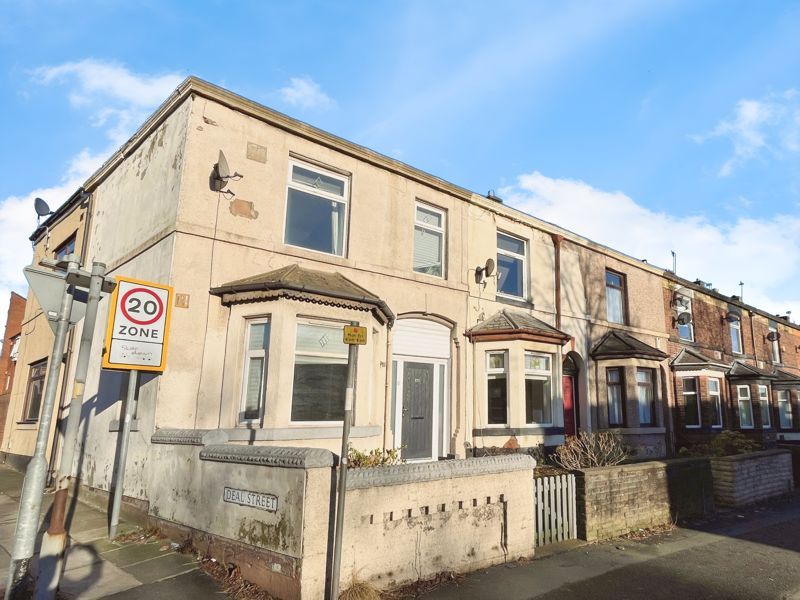 2 bed terraced house for sale in Wash Lane, Bury BL9, £130,000