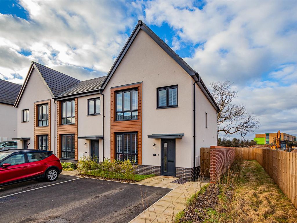 3 bed property for sale in Heol Cynwrig, Cardiff CF5, £360,000