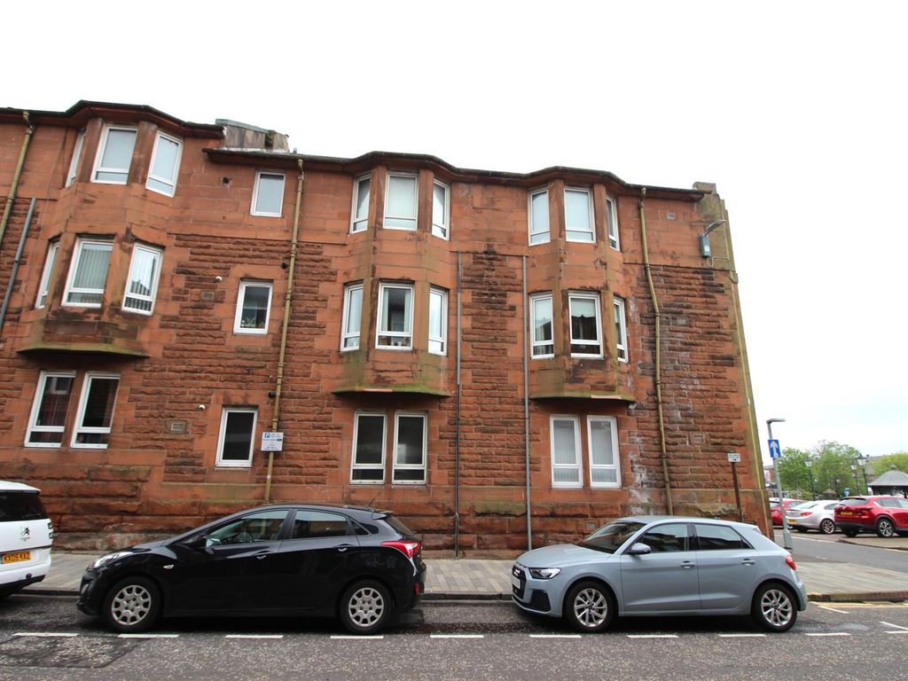 1 bed flat for sale in Falconer Street, Port Glasgow PA14, £39,999