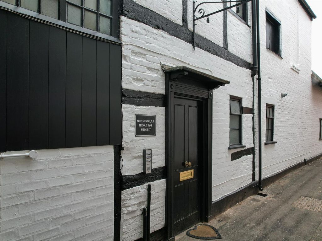 2 bed flat for sale in The Old Bank, High Street, Alcester B49, £215,000