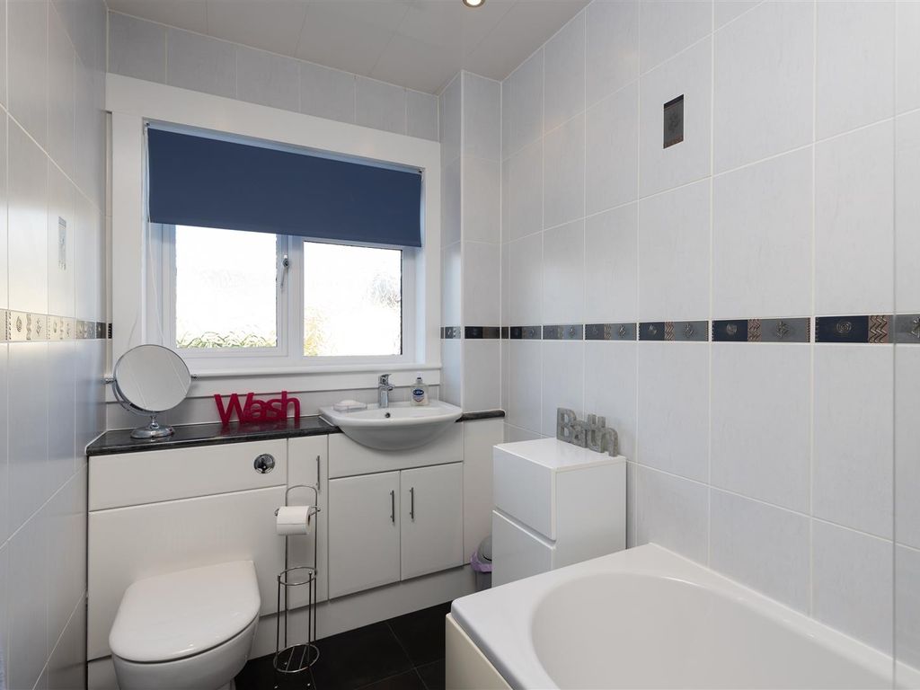 3 bed property for sale in The Meadows, Bridge Of Earn, Perth PH2, £259,950