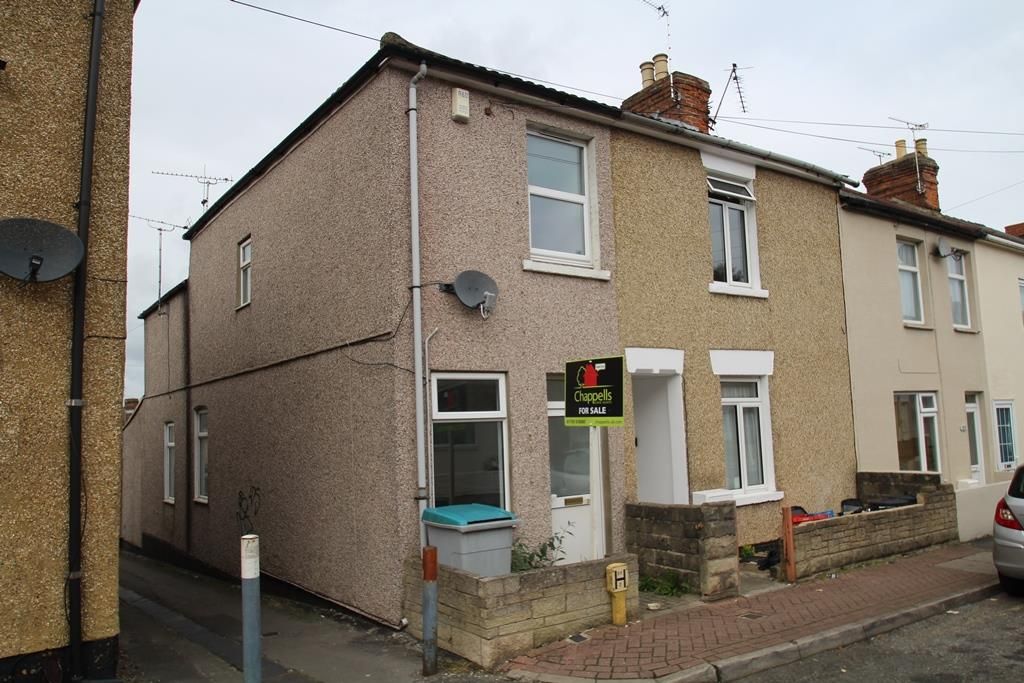 3 bed end terrace house to rent in William Street, Swindon SN1, £895 pcm
