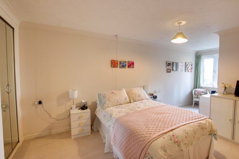 1 bed flat for sale in Regal Court, Bythesea Road, Trowbridge BA14, £94,950
