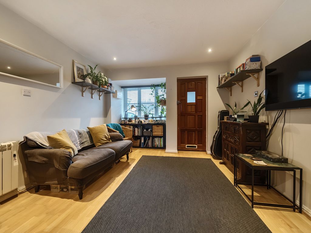 1 bed terraced house for sale in Framfield Road, Mitcham CR4, £340,000