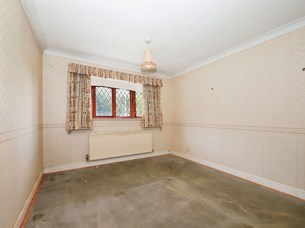 2 bed bungalow for sale in Bearnett Drive, Wolverhampton WV4, £240,000