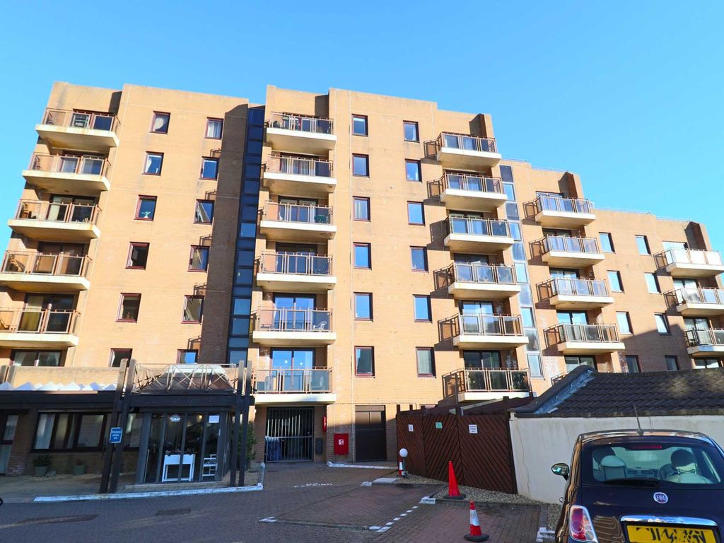 1 bed flat for sale in Madeira Court, Weston-Super-Mare BS23, £149,950