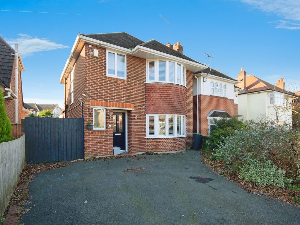 3 bed detached house for sale in Bradpole Road, Bournemouth BH8, £500,000