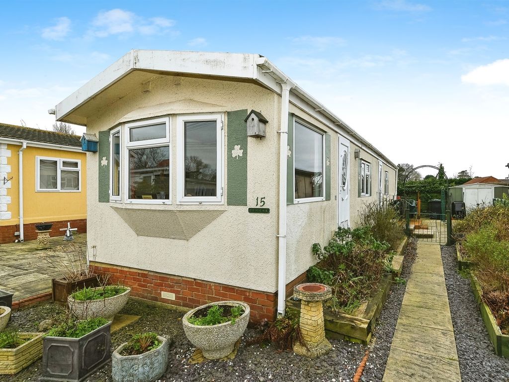 2 bed mobile/park home for sale in Station Road, Heacham, King
