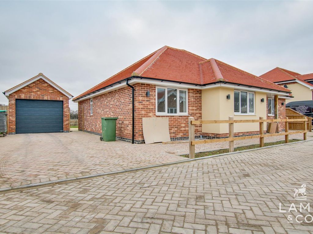 New home, 3 bed detached bungalow for sale in The Meadows, Betts Green Road, Little Clacton CO16, £368,500