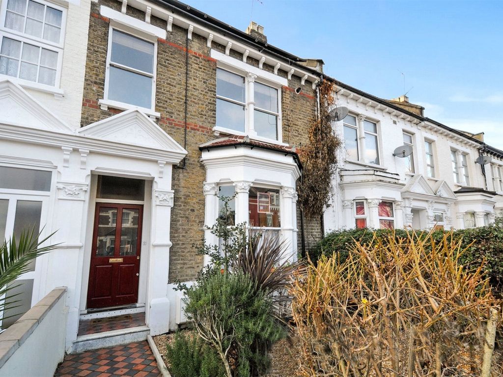 2 bed flat to rent in Alexandra Road, London N8, £1,850 pcm