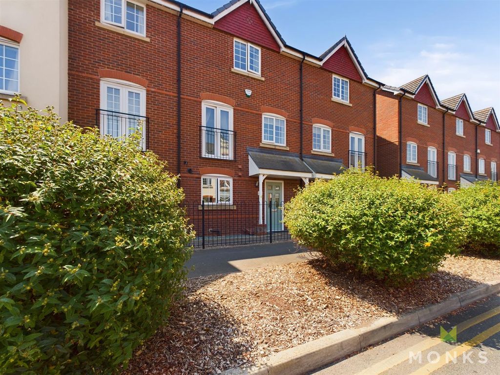 4 bed town house for sale in Yew Tree, Spring Gardens, Shrewsbury SY1, £290,000