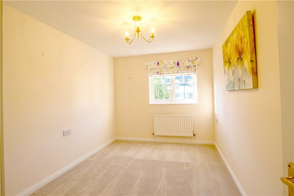 2 bed flat for sale in Ferndown, Dorset BH22, £225,000