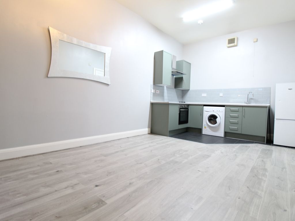 1 bed flat to rent in Leicester Street, Walsall WS1, £650 pcm