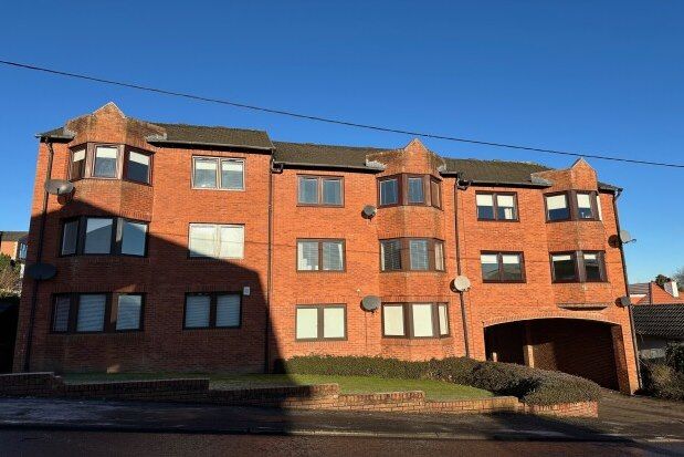 2 bed flat to rent in Langside Road, Glasgow G71, £850 pcm
