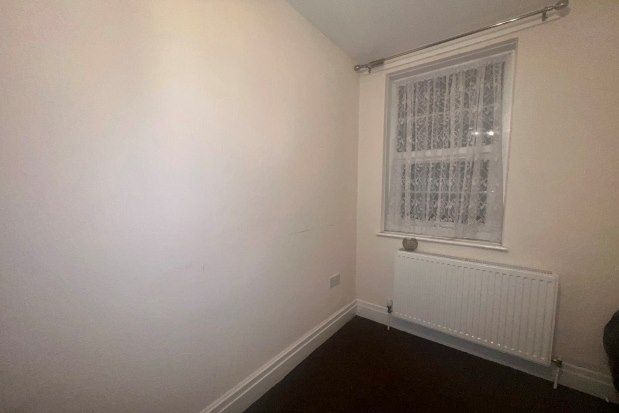 2 bed flat to rent in Bearwood Road, Smethwick B66, £875 pcm