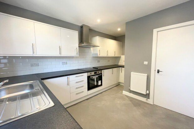 1 bed flat to rent in St. Marks Place, Dagenham RM10, £1,300 pcm