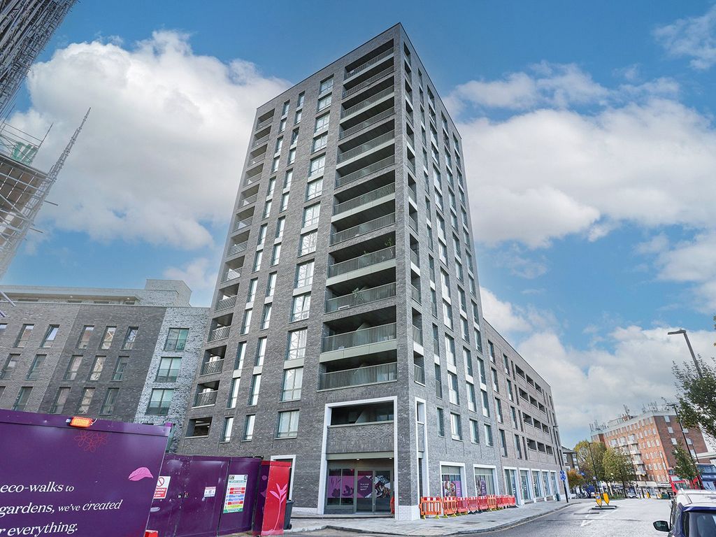1 bed flat for sale in The Verdean, The Oak, Acton W3, £478,000