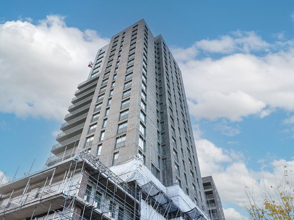 1 bed flat for sale in The Oak, The Verdean, Acton W3, £477,000