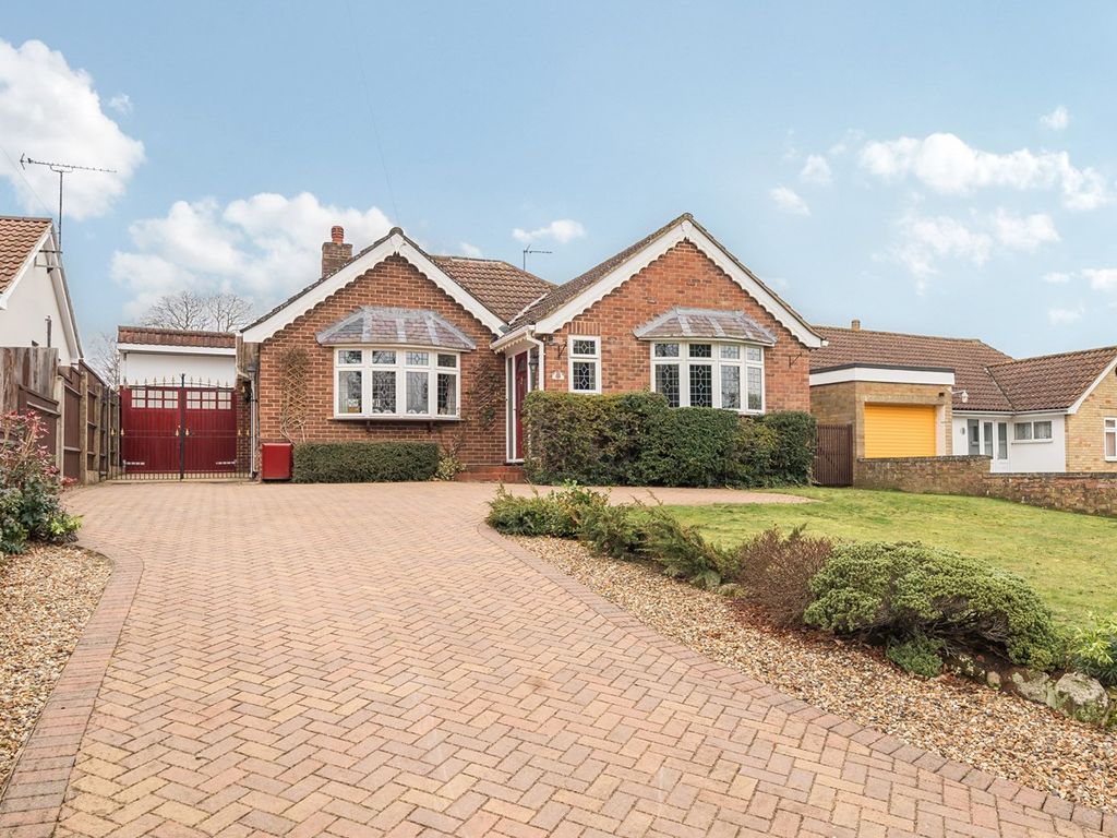 3 bed detached bungalow for sale in Church Road, Flitwick MK45, £650,000