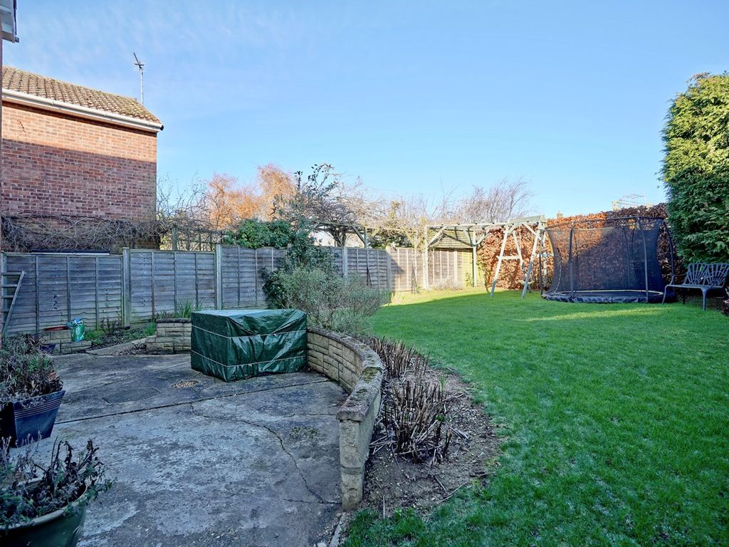 3 bed detached house for sale in Manor Gardens, Buckden, St Neots PE19, £390,000