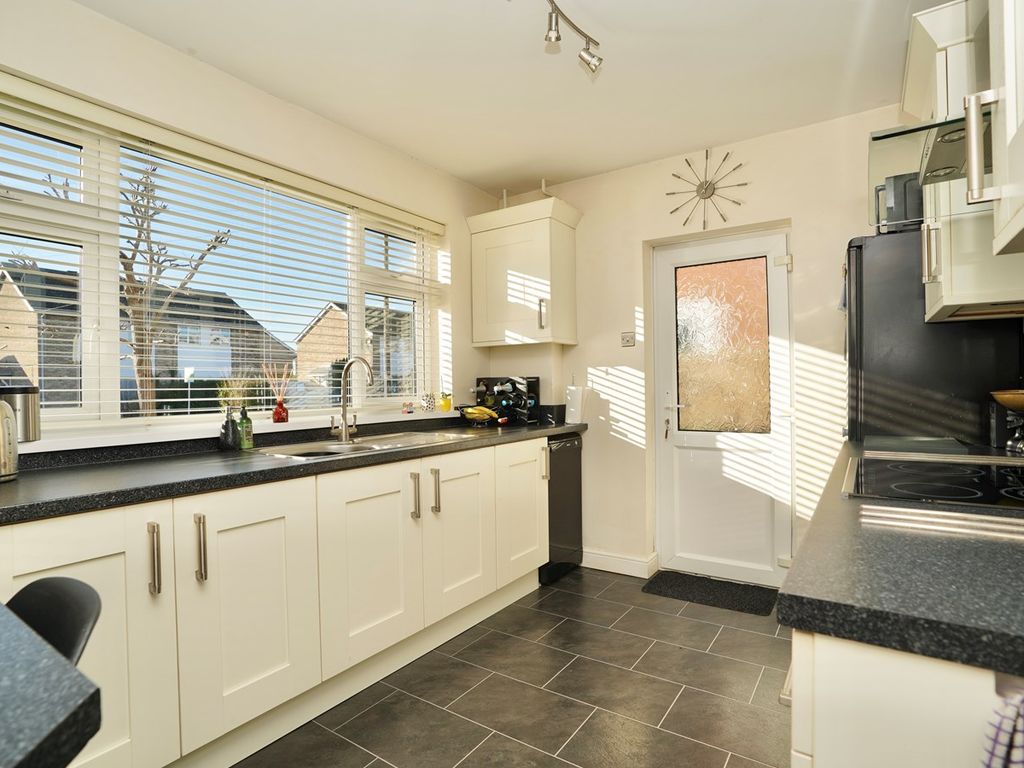 3 bed detached house for sale in Manor Gardens, Buckden, St Neots PE19, £390,000