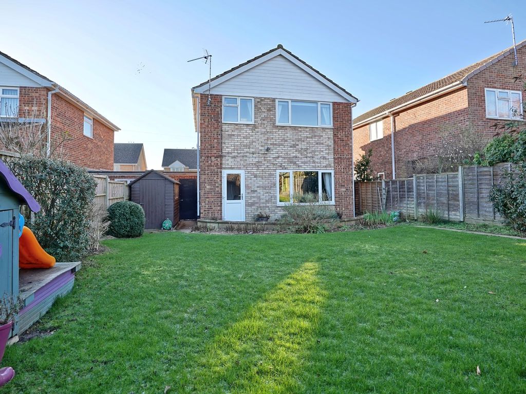 3 bed detached house for sale in Manor Gardens, Buckden, St Neots PE19, £390,000