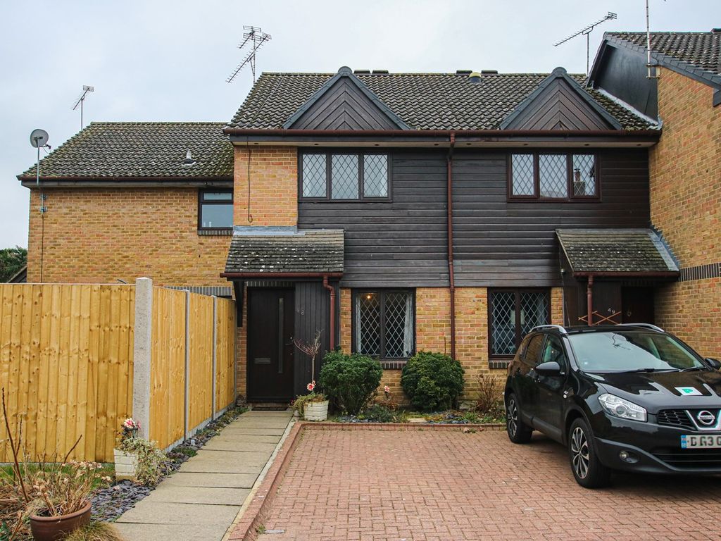 2 bed terraced house for sale in All Saints Close, Wokingham RG40, £350,000