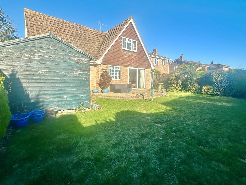 4 bed property for sale in Ashcombe Drive, Bexhill-On-Sea TN39, £575,000