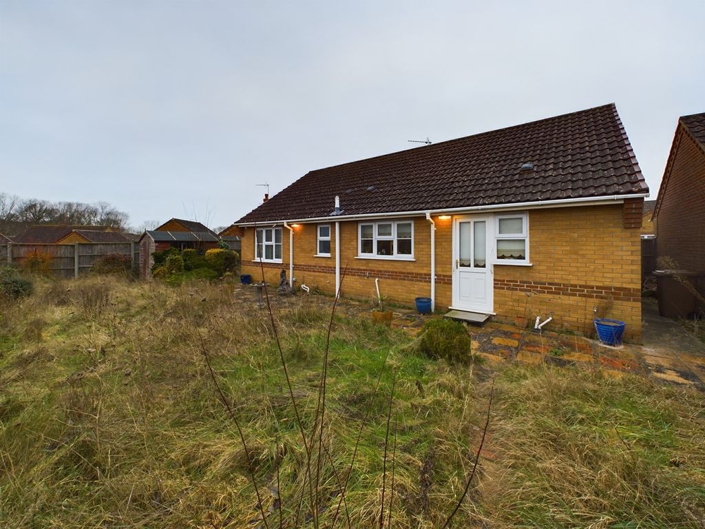 2 bed bungalow for sale in Greenwich Close, Downham Market PE38, £285,000