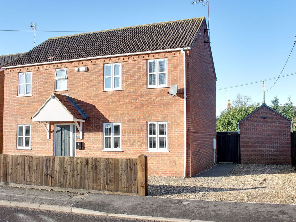 4 bed detached house for sale in Main Road, Friday Bridge PE14, £325,000
