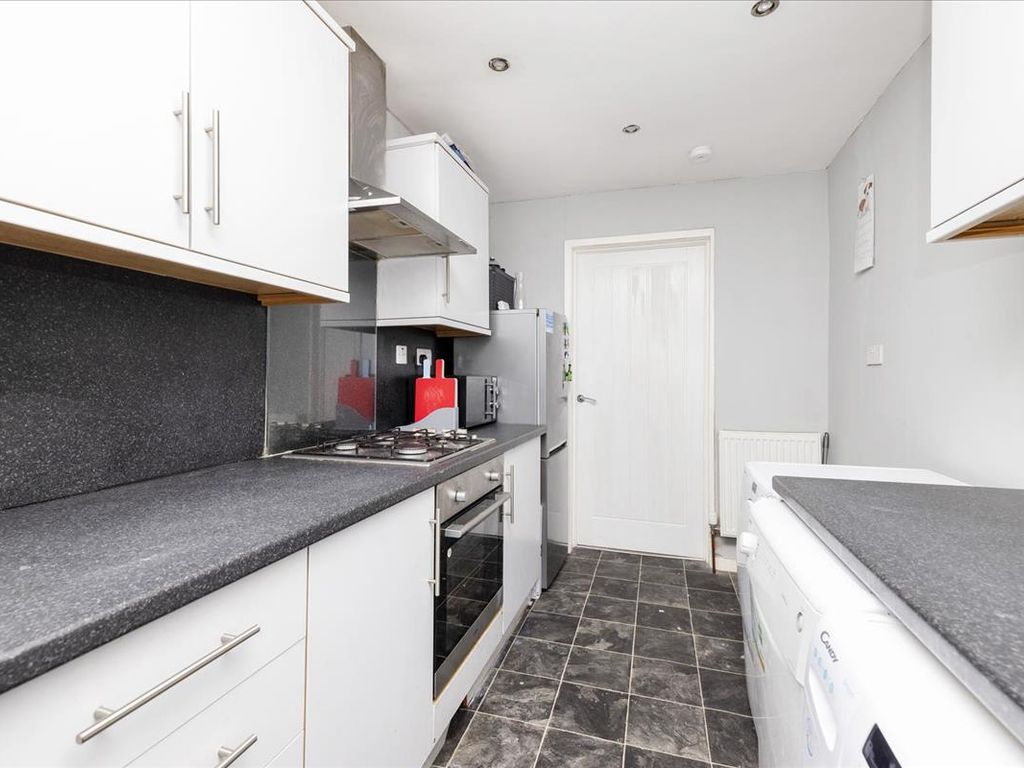 2 bed flat for sale in 4 Flat 6 Peveril Terrace, Liberton, Edinburgh EH16, £165,000