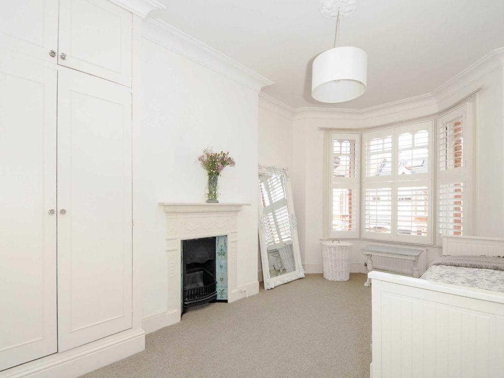 4 bed terraced house to rent in Ashen Grove, London SW19, £3,800 pcm