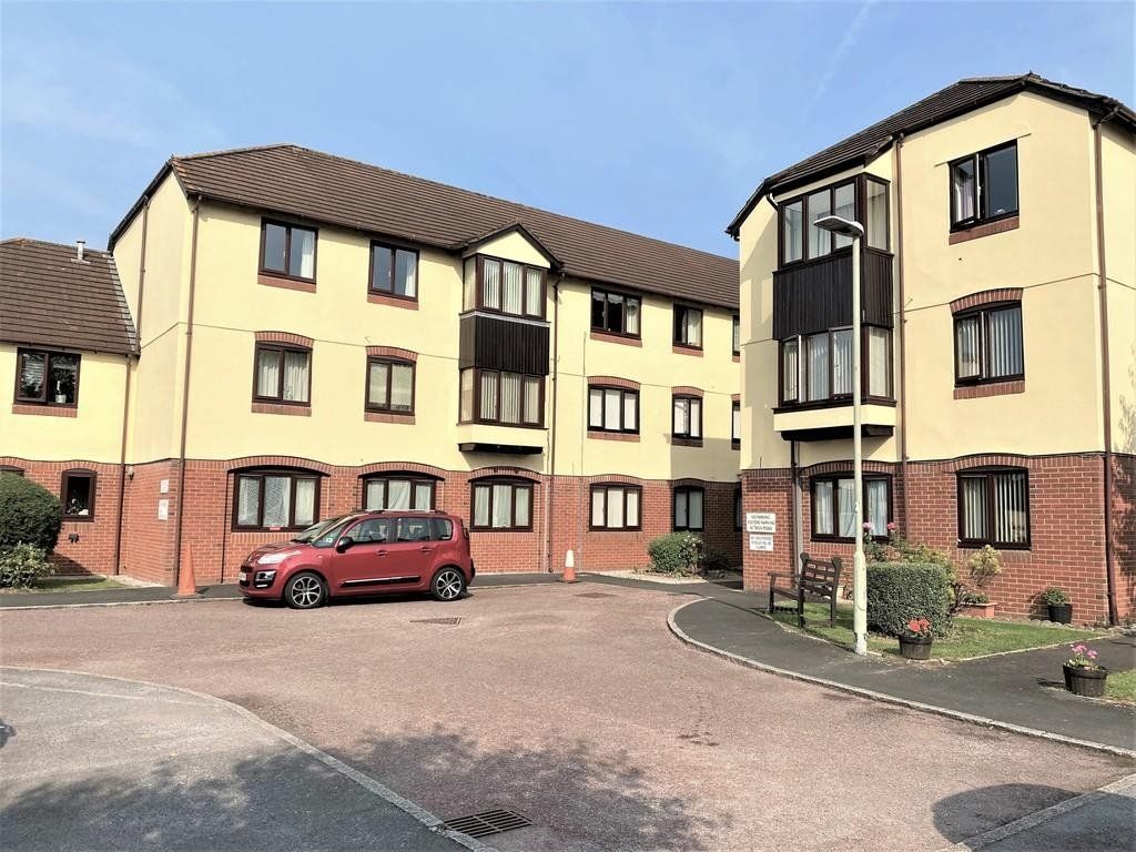 2 bed flat for sale in Hameldown Way, Newton Abbot TQ12, £100,000