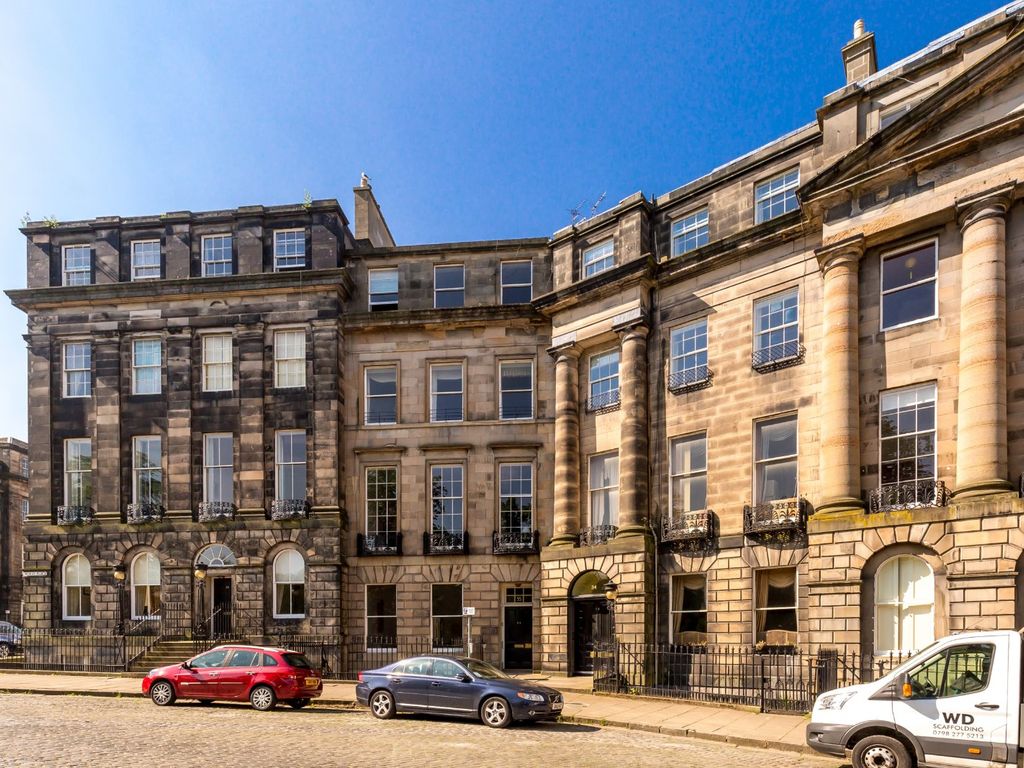 2 bed flat for sale in Moray Place, New Town, Edinburgh EH3, £675,000