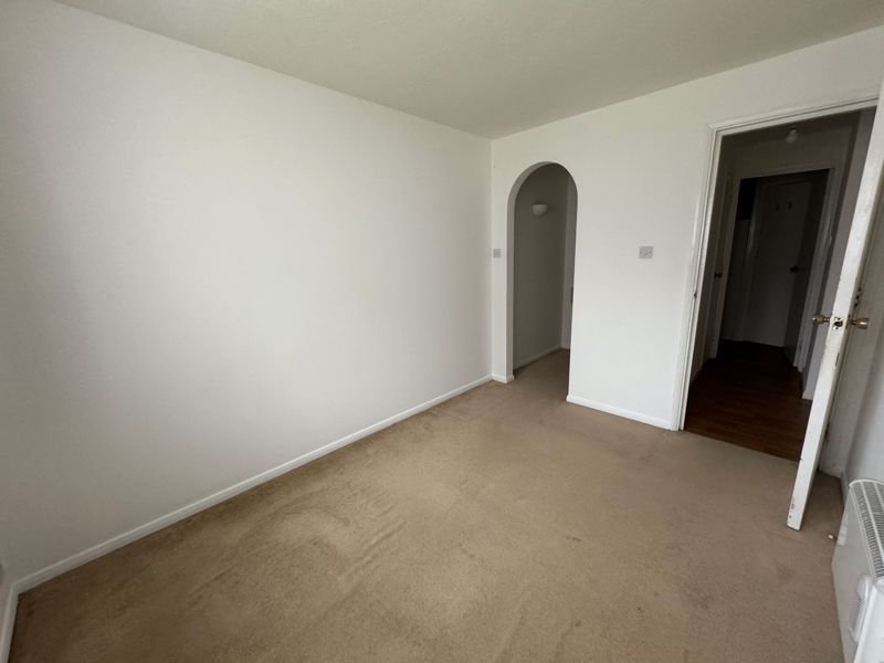 2 bed flat for sale in Gatting Close, Pavilion Way, Burnt Oak, Edgware HA8, £269,950
