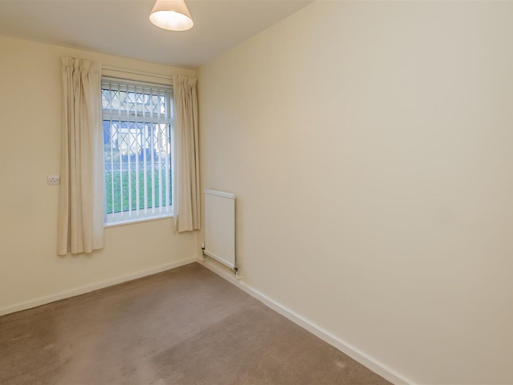 2 bed flat for sale in Upper Town Street, Bramley, Leeds LS13, £124,950