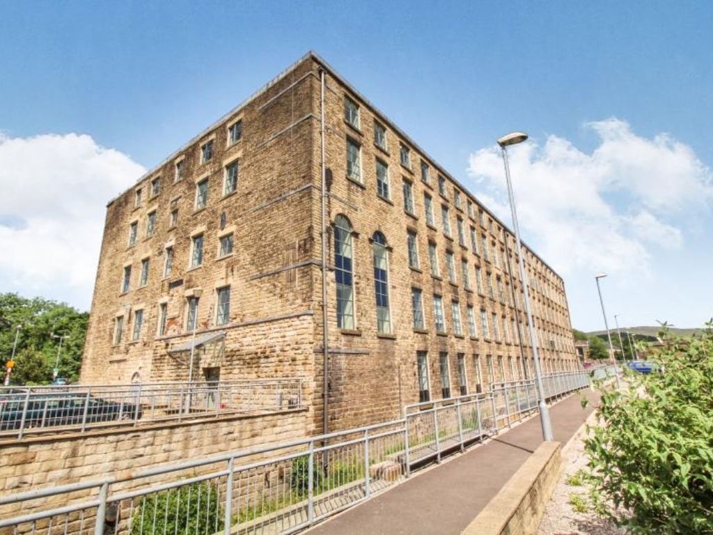 2 bed flat for sale in Glossop Brook Road, Glossop, Derbyshire SK13, £120,000