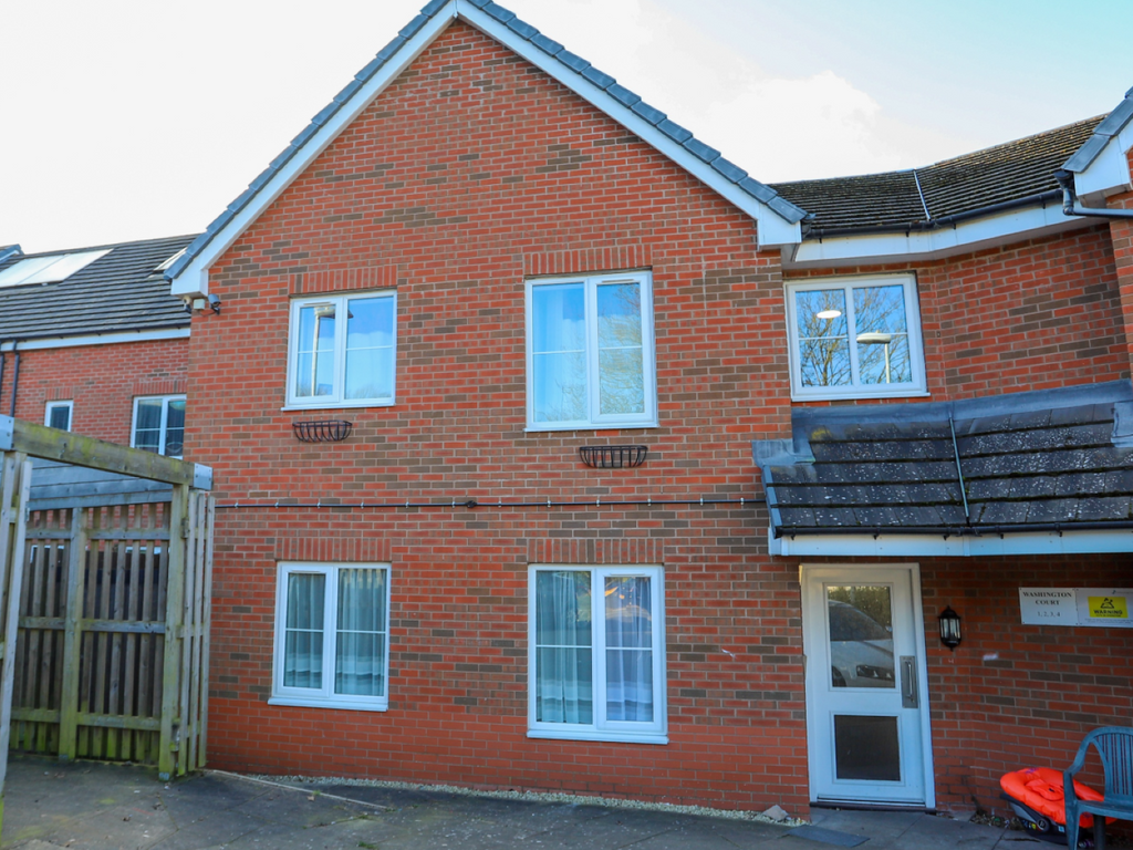 2 bed flat for sale in Wrens Nest Road, Dudley DY1, £120,000